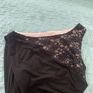 Cute shoulder dress with lace